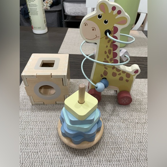 Guanyi Toy Bundle - Picture 1 of 6